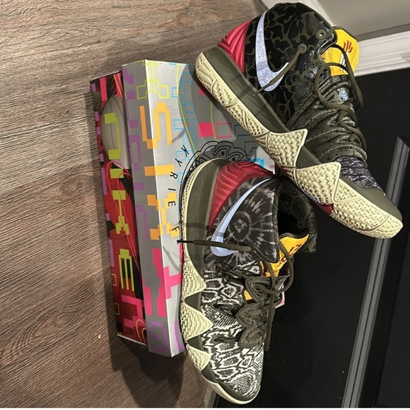 Nike Multicolor Patterned Sneakers - Picture 3 of 3